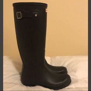 Hunter women’s original tall rain boot size 10